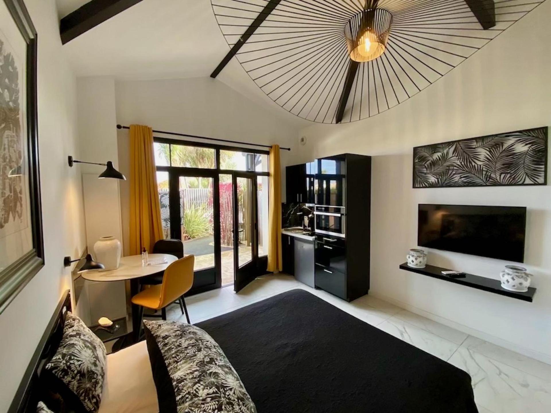 Les Lodges du Bassin d'Arcachon: Luxe Guesthouse with Gourmet Breakfast Gujan-Mestras Exterior photo